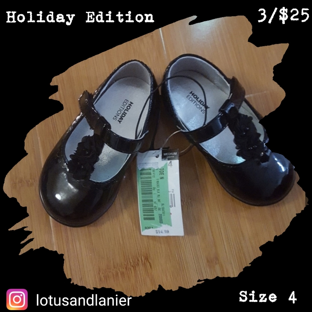 Holiday Editions Girls Shoes Sz 4  NWT 3/$25